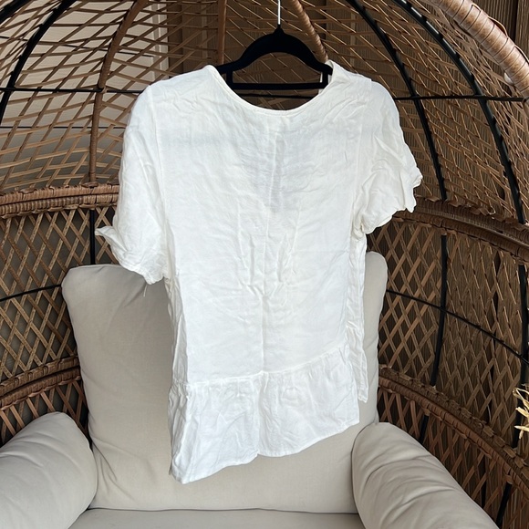SUPER CUTE white button up top! Size s. Perfect summer, vacation top! - Picture 3 of 3